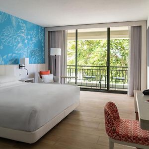 Limited View King Bed